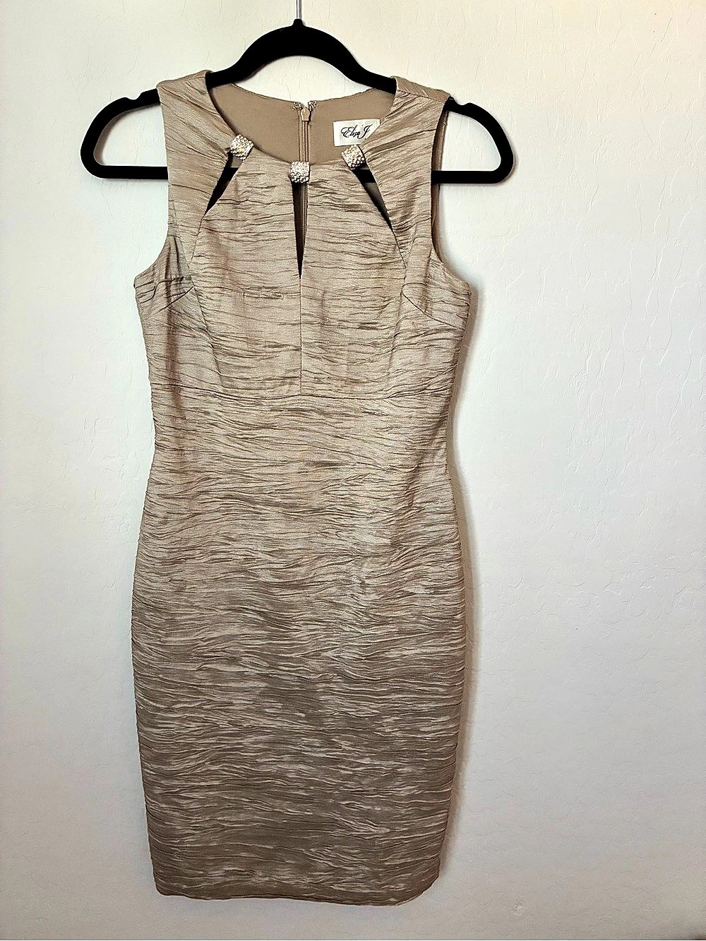 Eliza J Textured Midi Dress in Taupe Size 4 - Picture 2 of 8